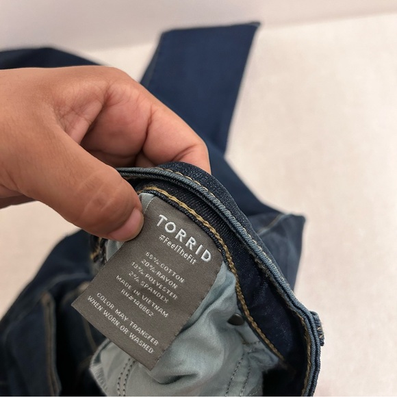 Torrid Midfit Super Skinny Super Soft Dark‎ Wash Jeans Size 20T - Picture 6 of 9